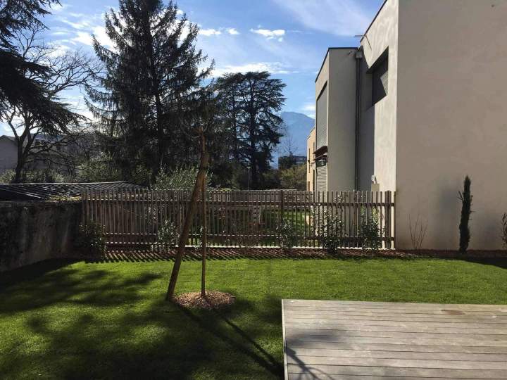 Tonte de pelouse bienfaite Échirolles