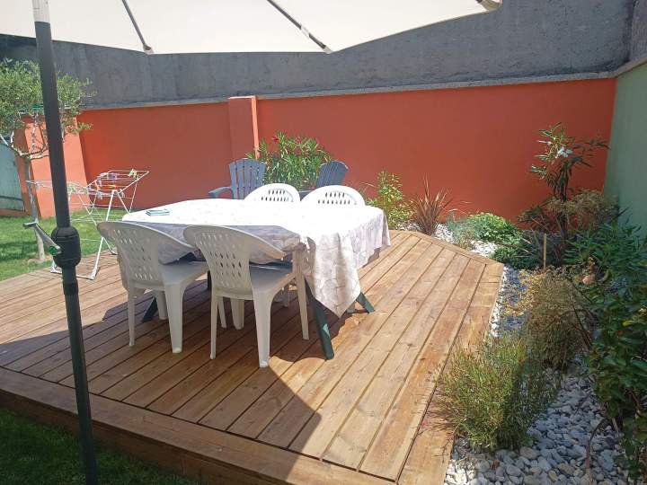 Création terrasse bois et massif